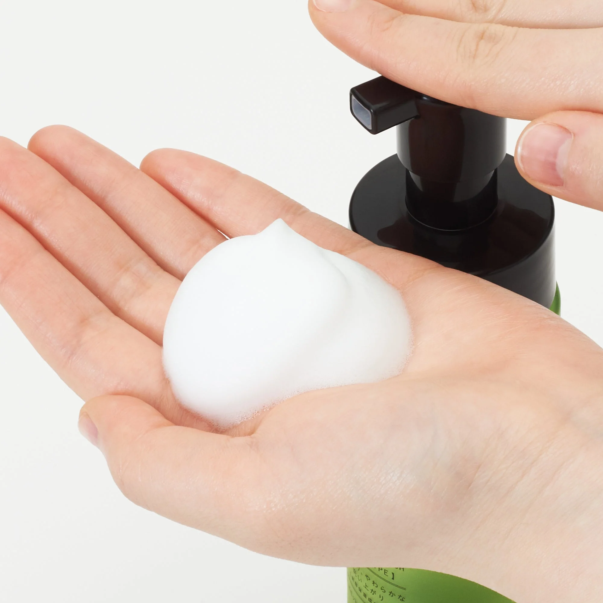 iroha INTIMATE WASH (FOAM TYPE) Bergamot and Bitter Orange - Image 4