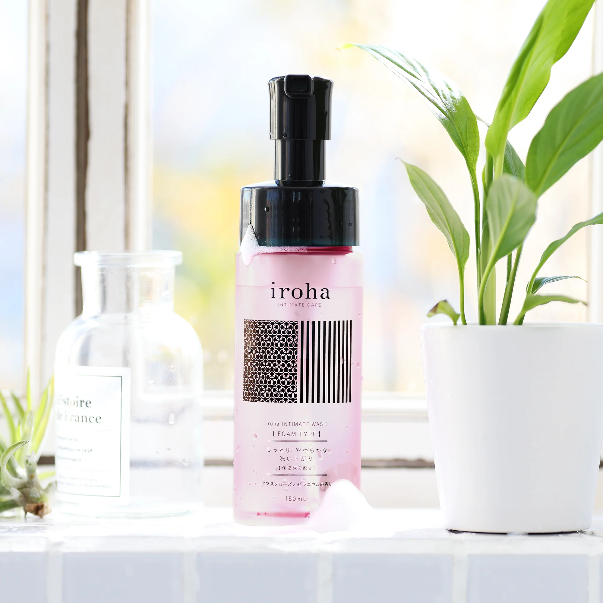 iroha INTIMATE WASH (FOAM TYPE) Damask Rose and Geranium - Image 8
